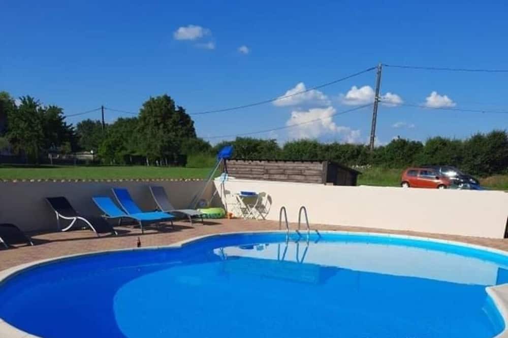 Photo of Outdoor in Nanteuil-en-Vallee