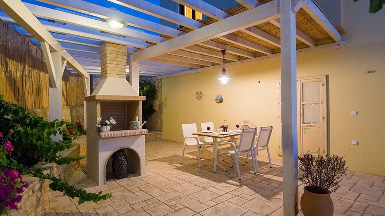 Photo of Outdoor in Roussospiti