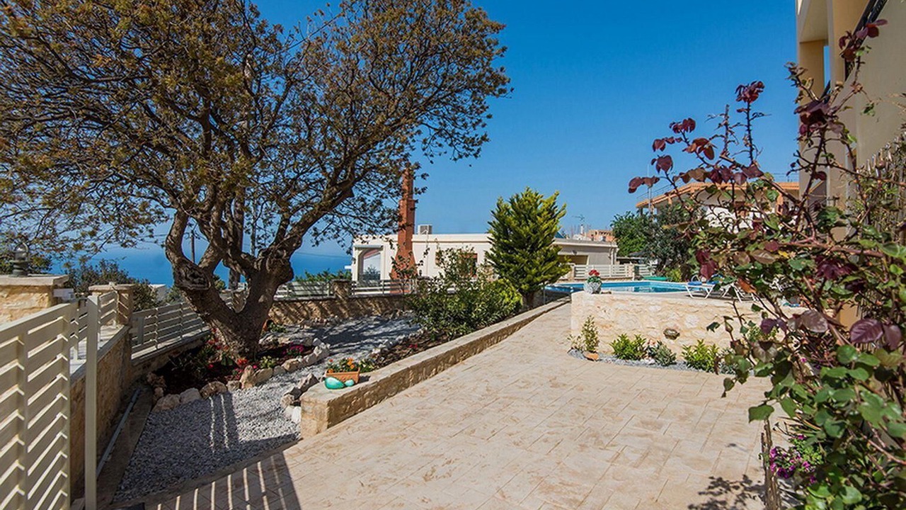 Photo of Outdoor in Roussospiti