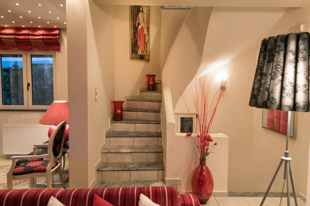 Photo of Livingroom in Roussospiti