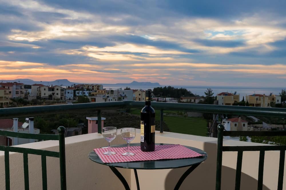Photo of Patio Balcony in Roussospiti