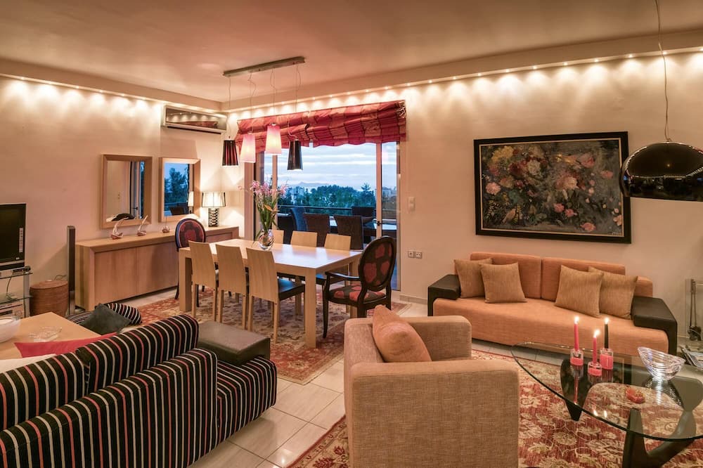 Photo of Livingroom in Roussospiti