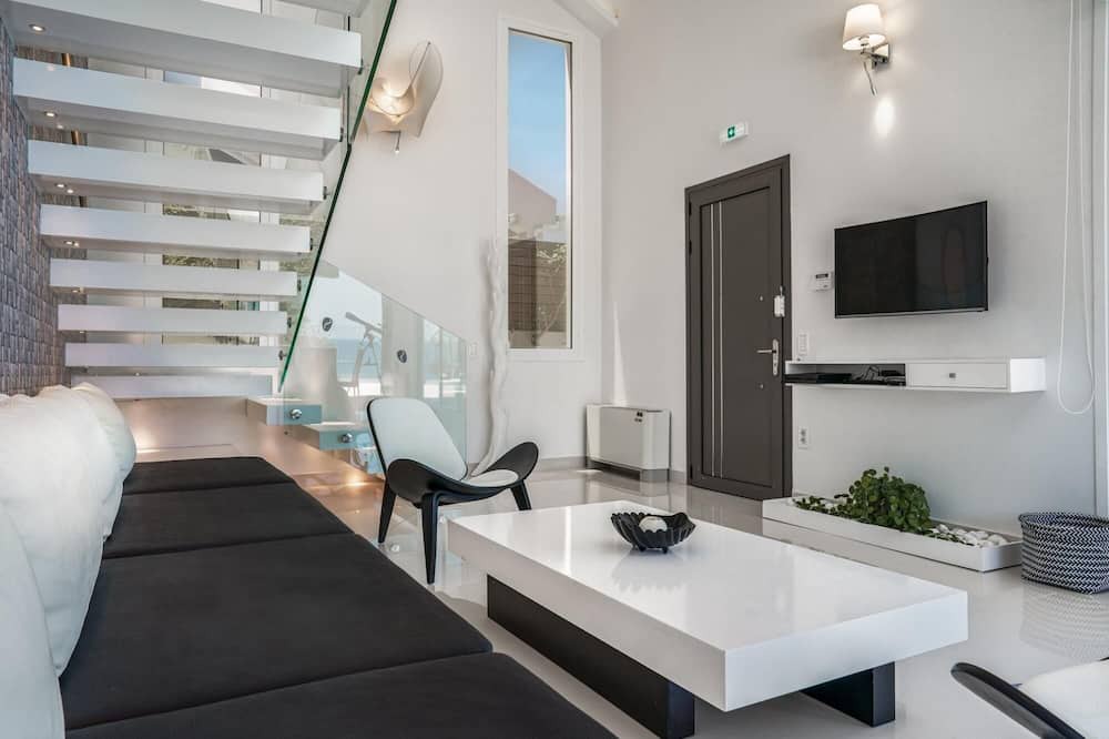 Photo of Livingroom in Neromilos