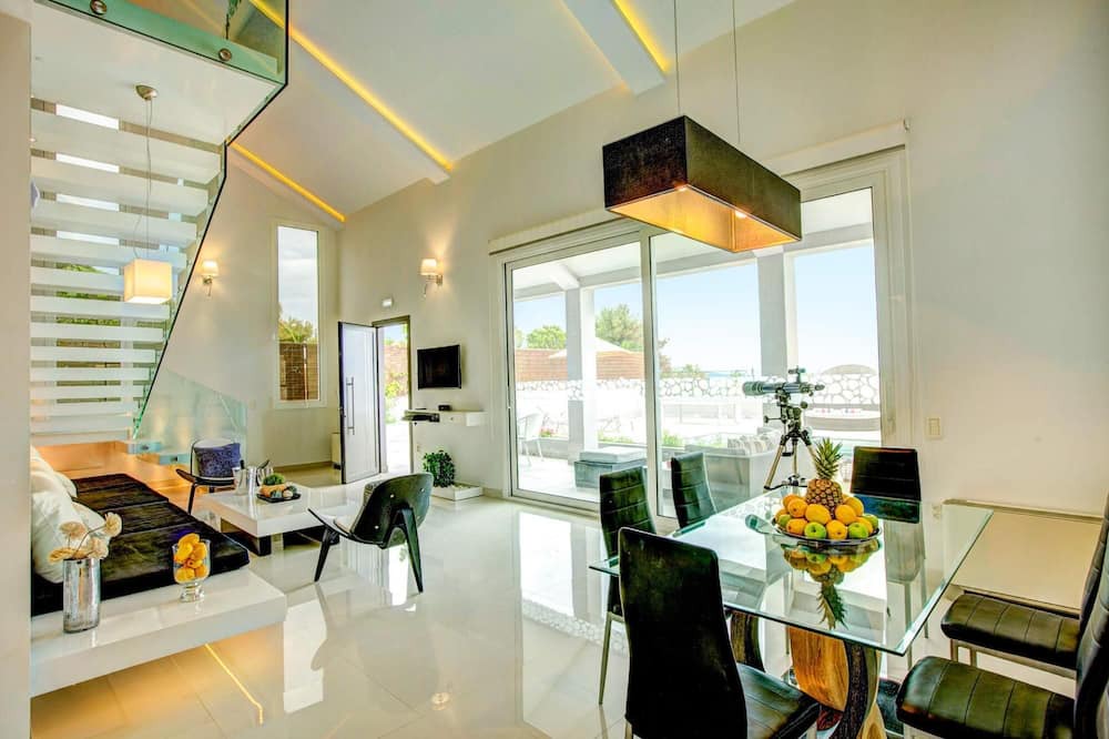 Photo of Livingroom in Neromilos