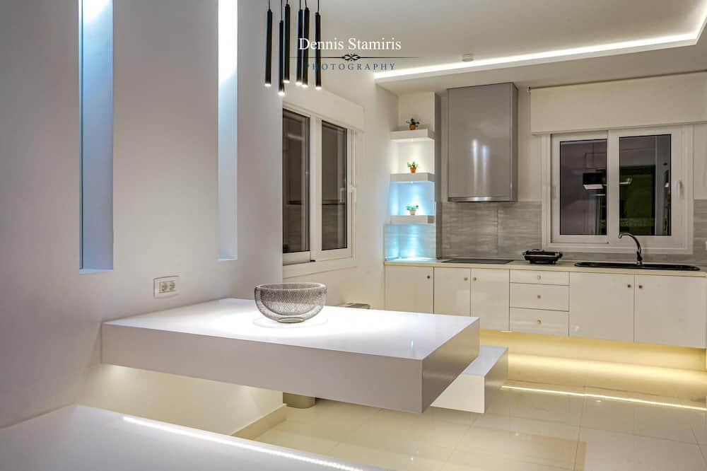 Photo of Kitchen in Neromilos