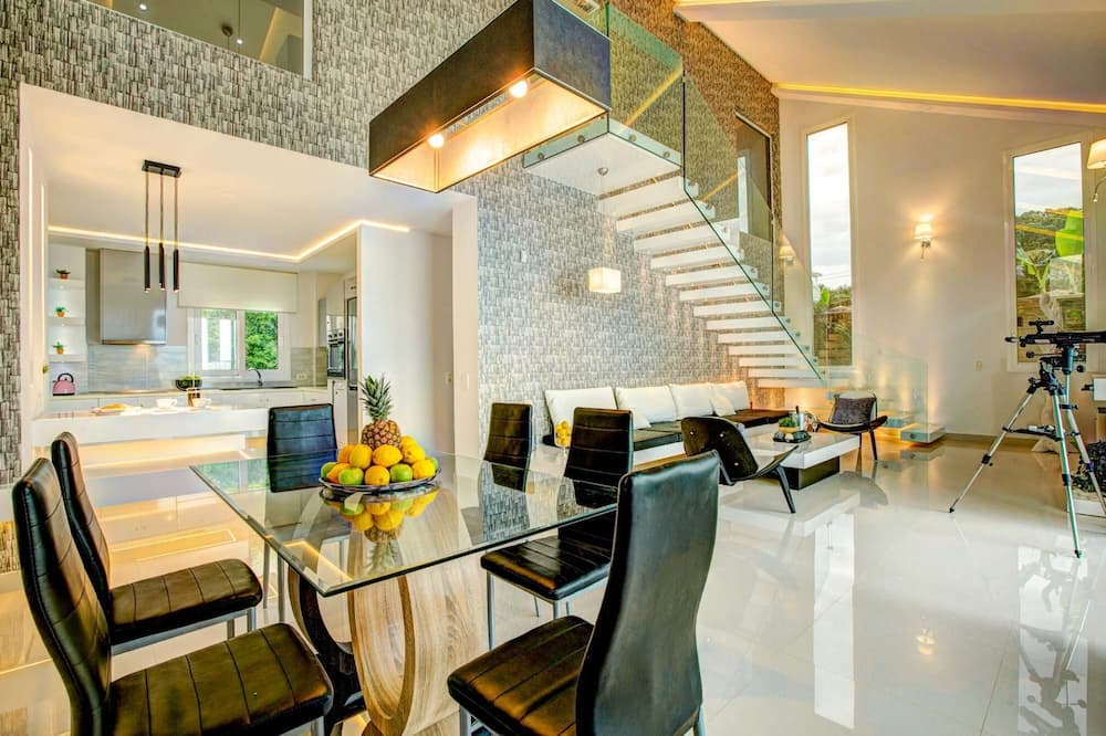 Photo of Kitchen in Neromilos