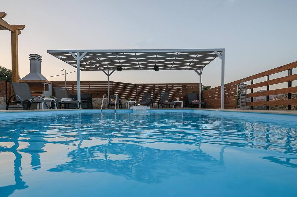 Photo of Outdoor in Monopari