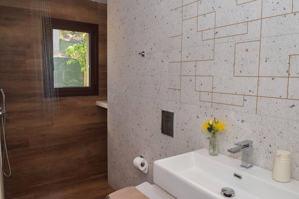 Photo of Bathroom in Kefalas