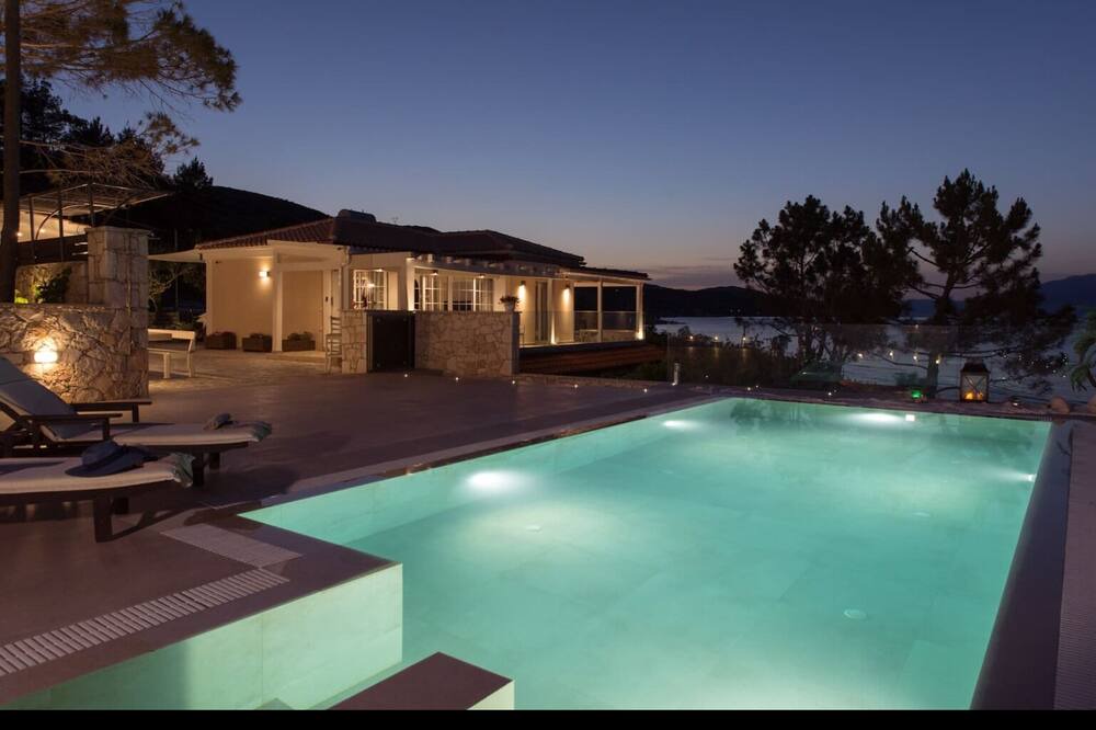 Photo of Outdoor in Alonia