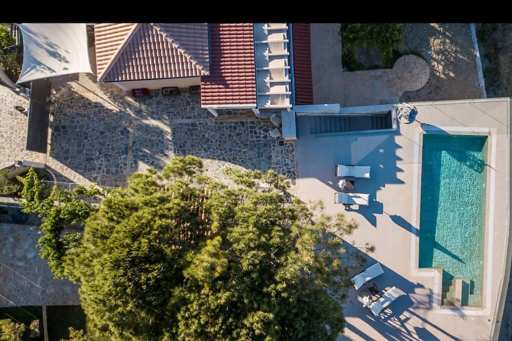 Photo of Outdoor in Alonia