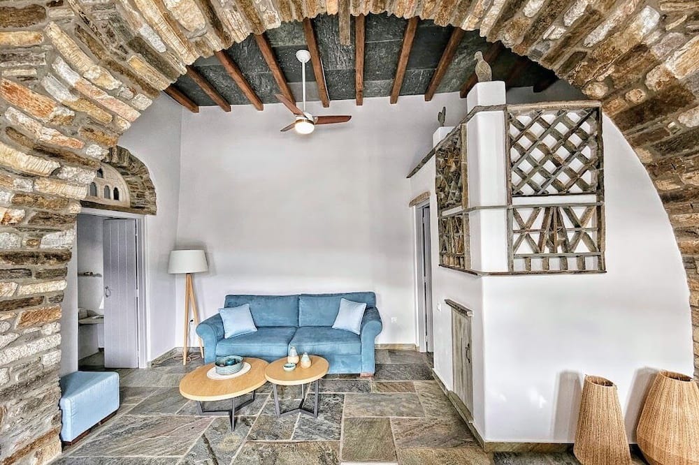 Photo of Livingroom in Megas Yialos-Nites