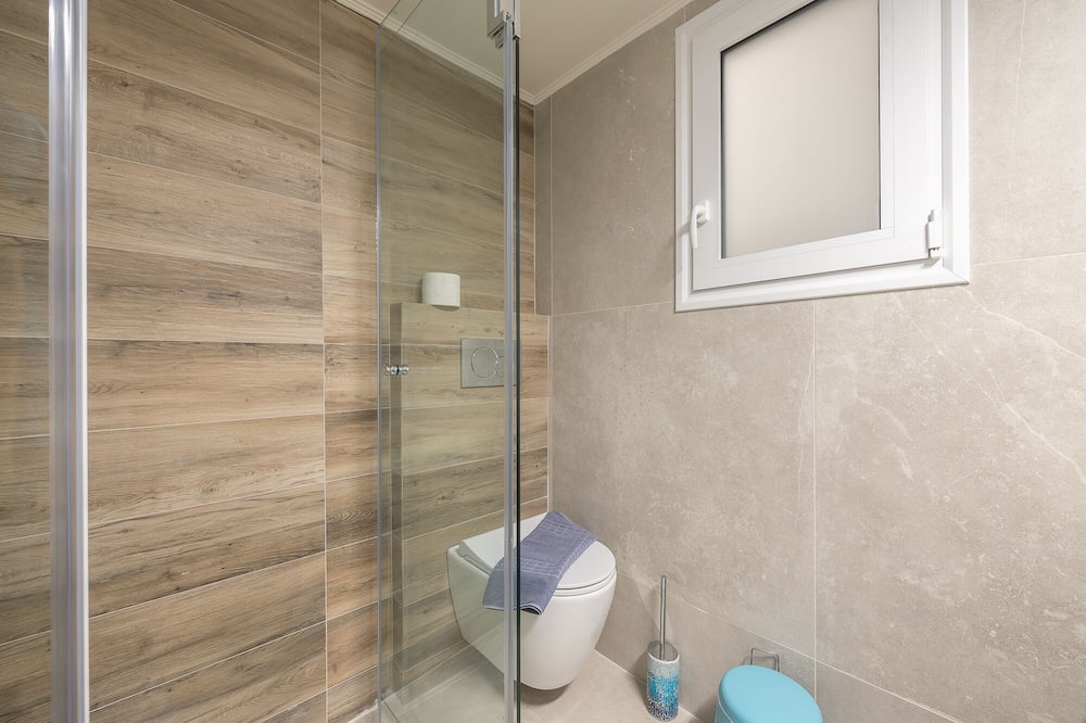 Photo of Bathroom in Ampelokipoi