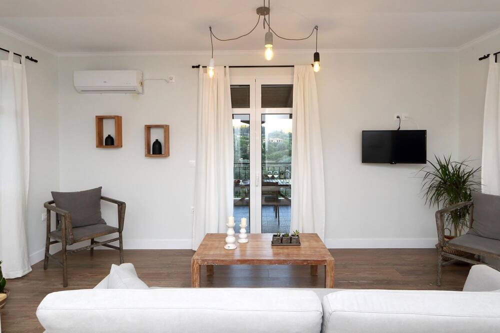 Photo of Livingroom in Asprogerakata