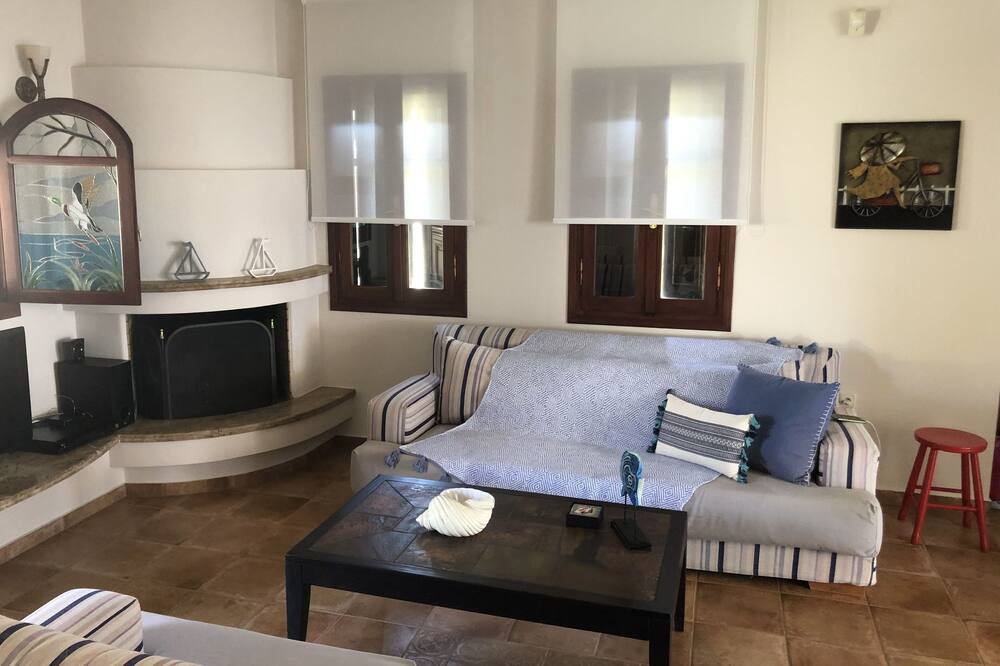 Photo of Livingroom in Lefokastron