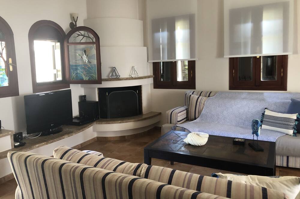 Photo of Livingroom in Lefokastron