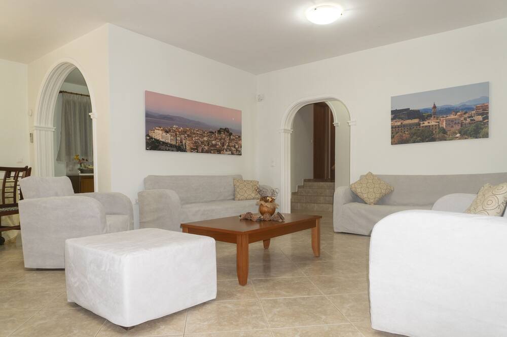Photo of Livingroom in Kato Korakiana
