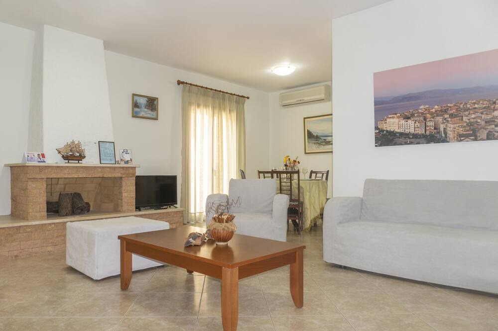 Photo of Livingroom in Kato Korakiana