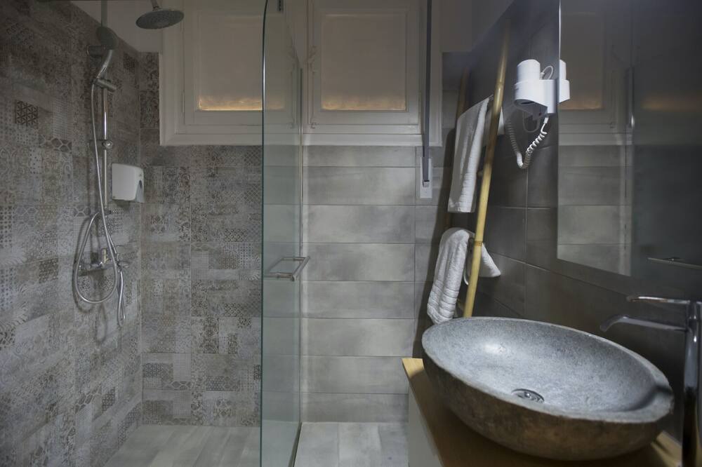 Photo of Bathroom in Plaka