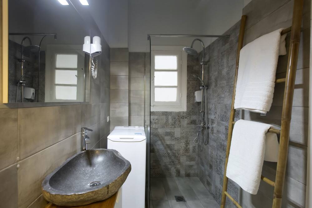 Photo of Bathroom in Plaka