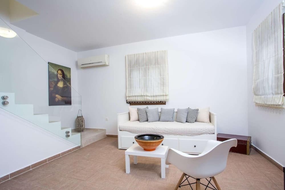 Photo of Livingroom in Pefkos