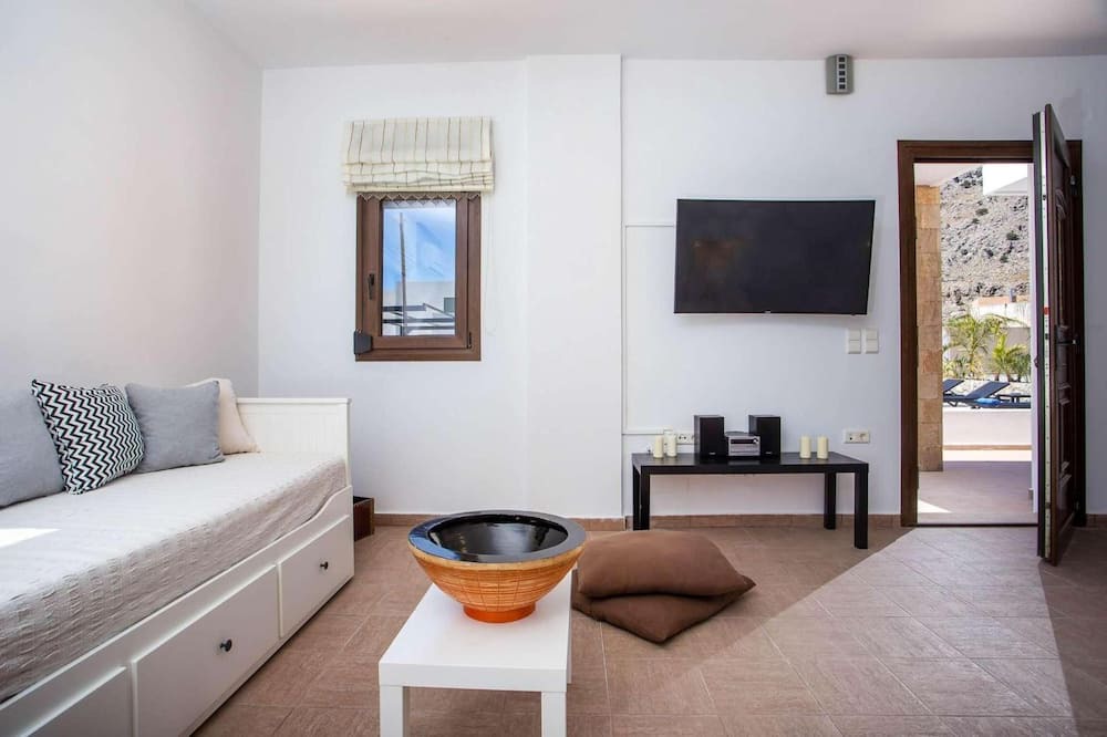 Photo of Livingroom in Pefkos