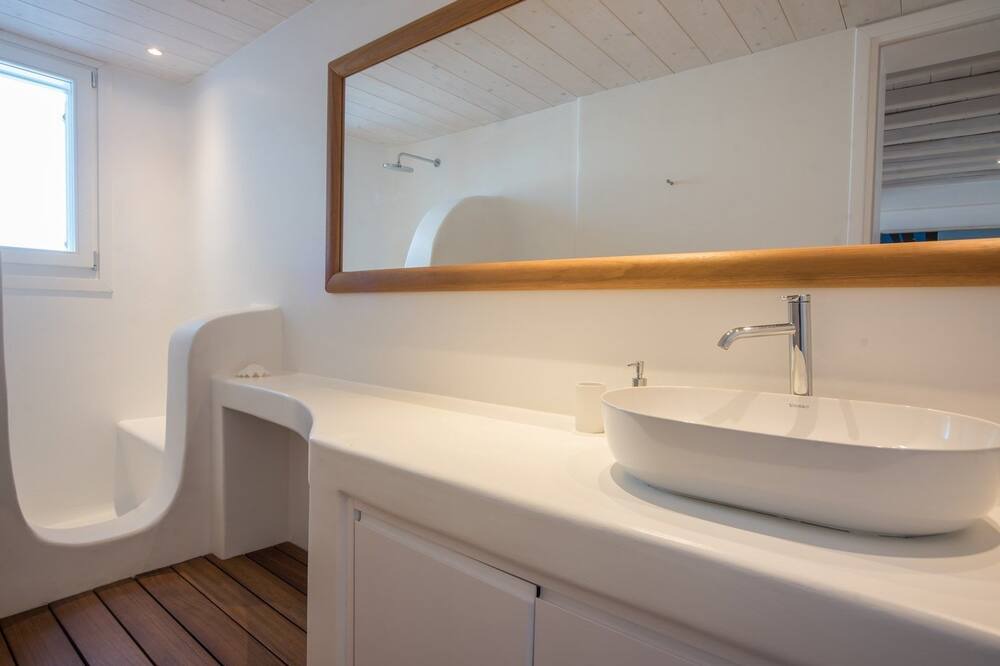 Photo of Bathroom in Psarou
