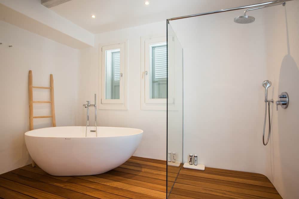 Photo of Bathroom in Psarou