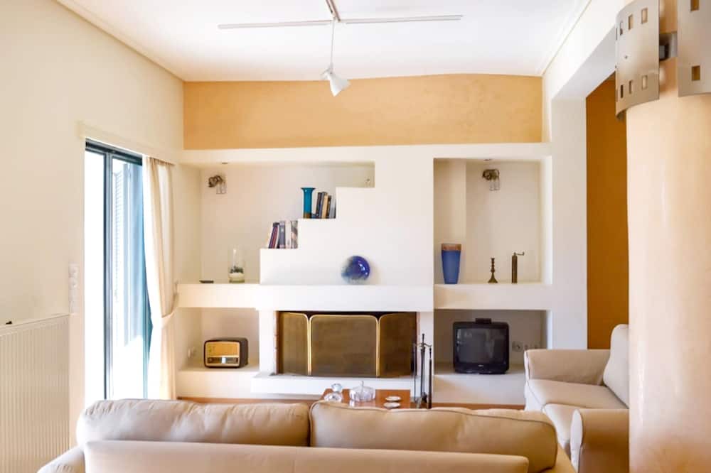 Photo of Livingroom in Karystos