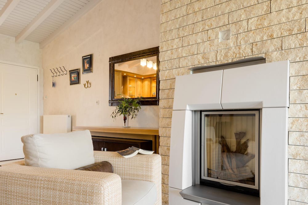 Photo of Livingroom in Neos Marmaras