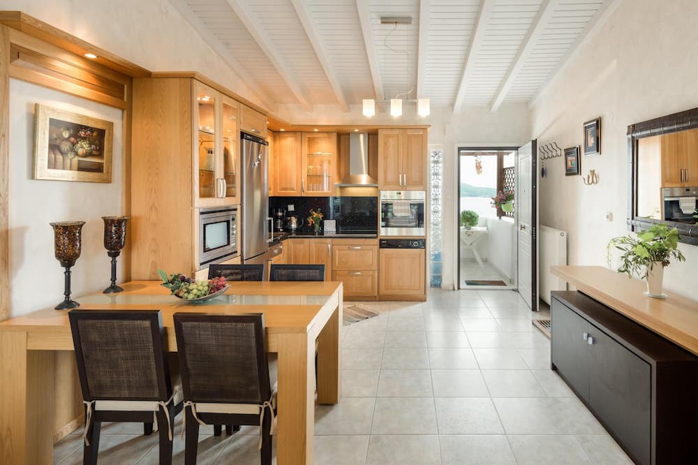 Photo of Livingroom in Neos Marmaras