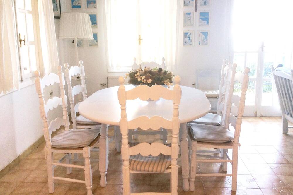 Photo of Kitchen in Evreti