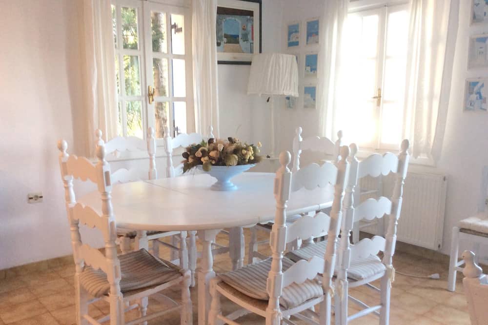 Photo of Kitchen in Evreti