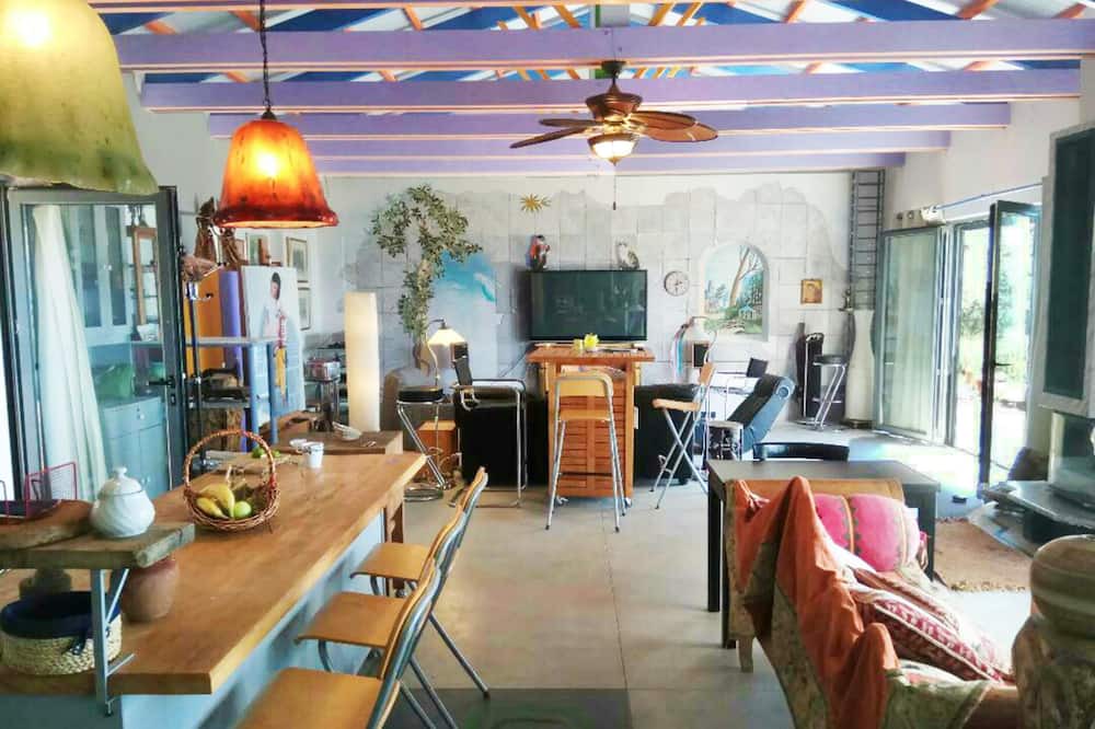 Photo of Livingroom in Dirfys-Messapia
