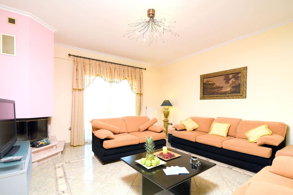 Photo of Livingroom in Kropia