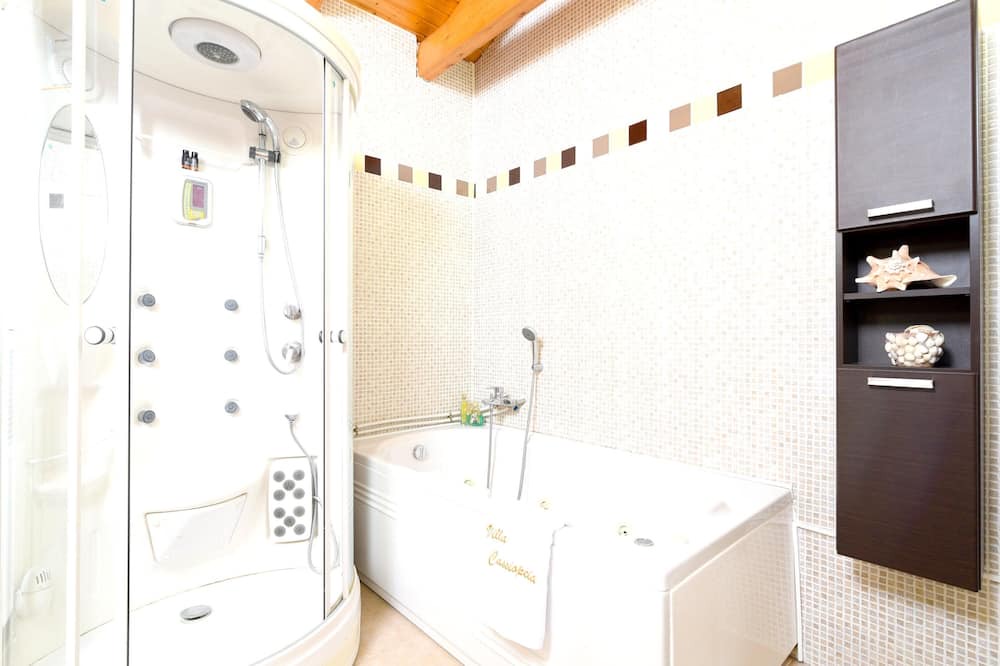 Photo of Bathroom in Kropia