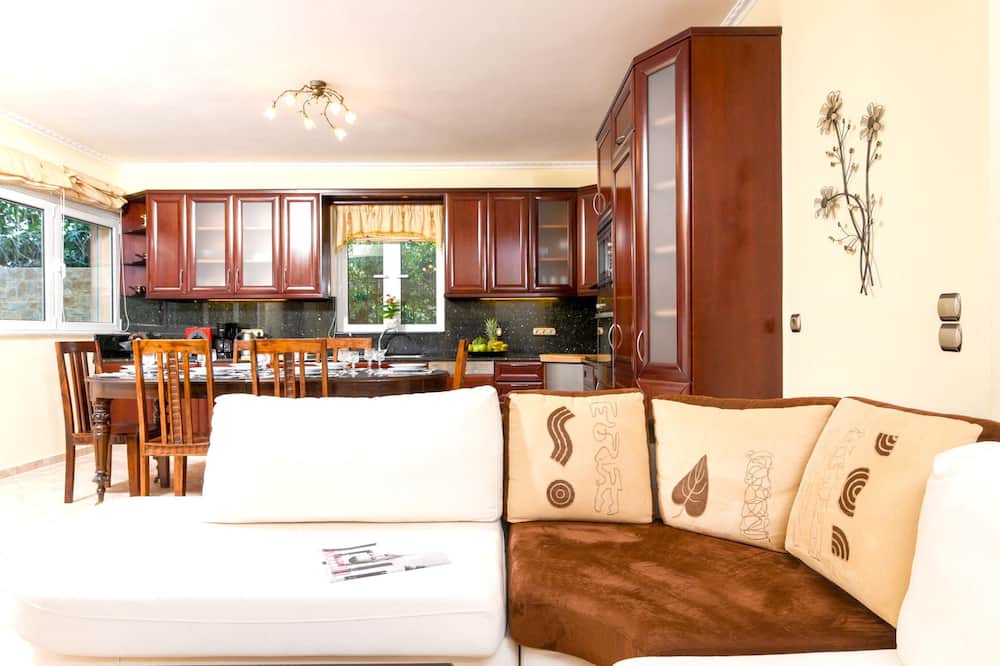 Photo of Livingroom in Kropia
