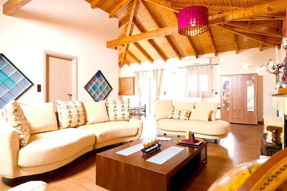 Photo of Livingroom in Kropia