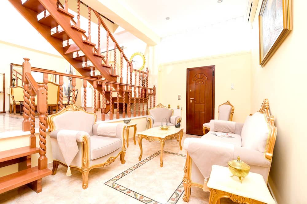 Photo of Livingroom in Kropia