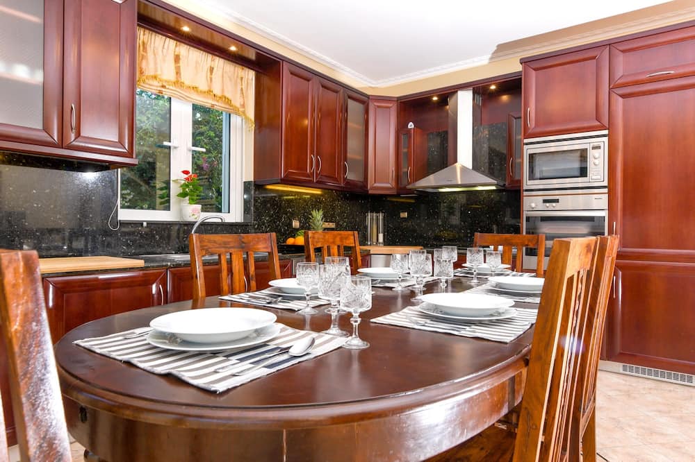 Photo of Livingroom in Kropia