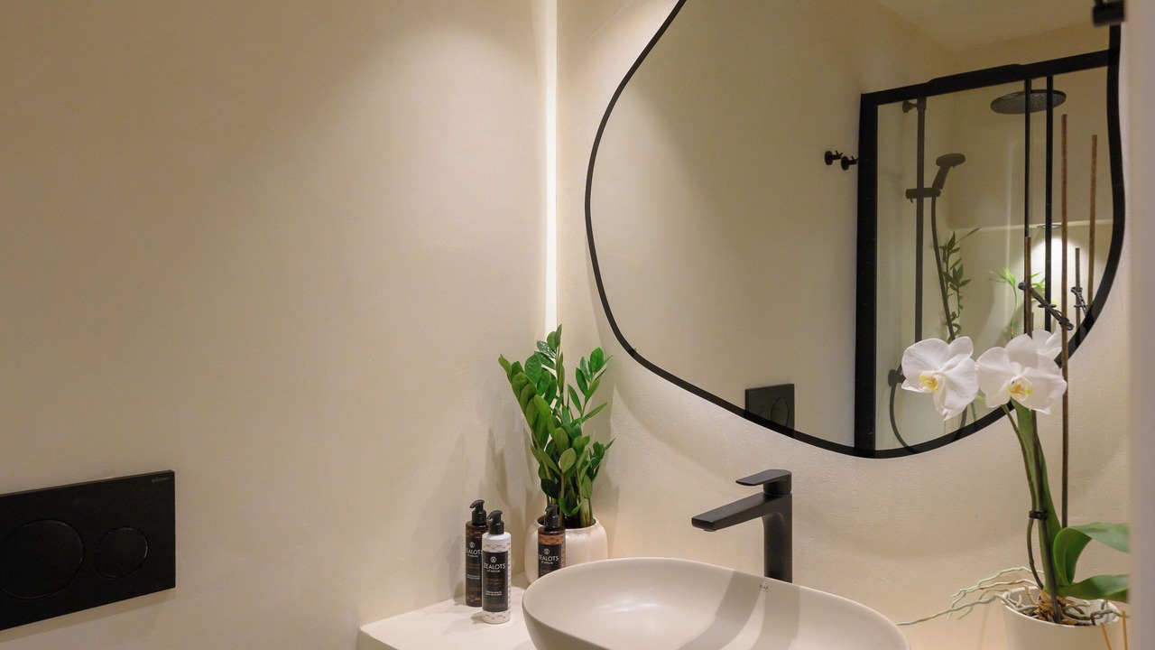 Photo of Bathroom in Kamari