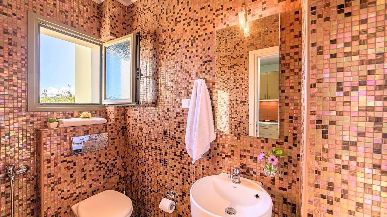 Photo of Bathroom in Skoutelonas