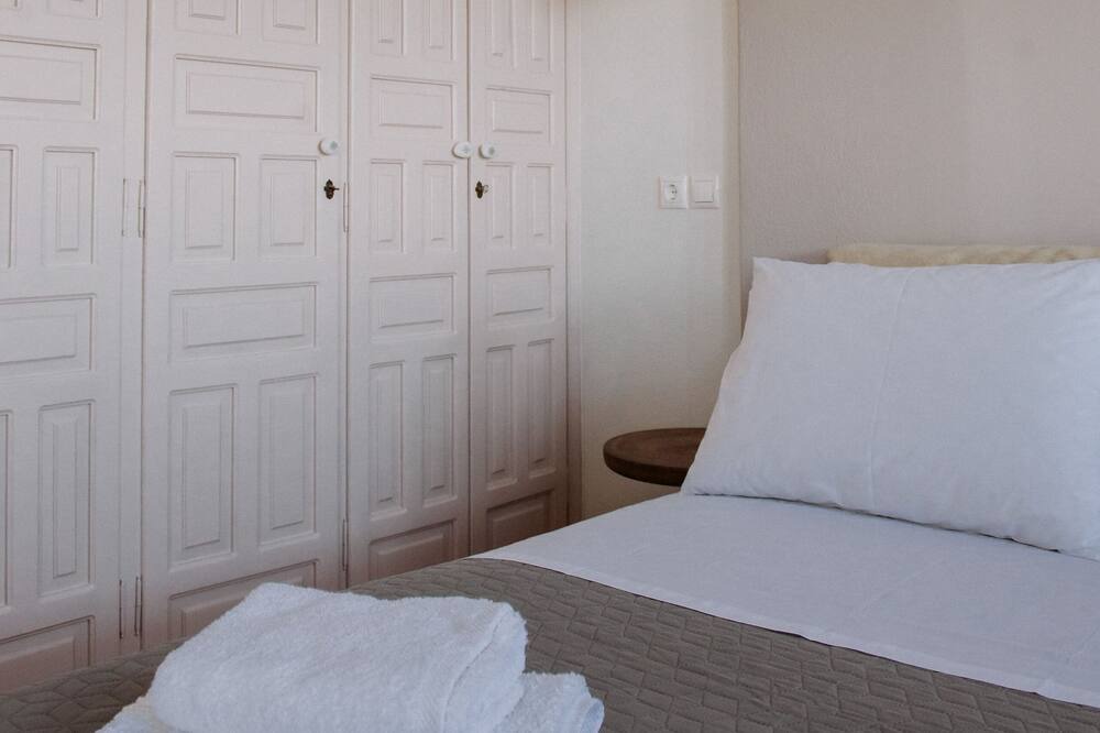 Photo of Bedroom in Mouresi