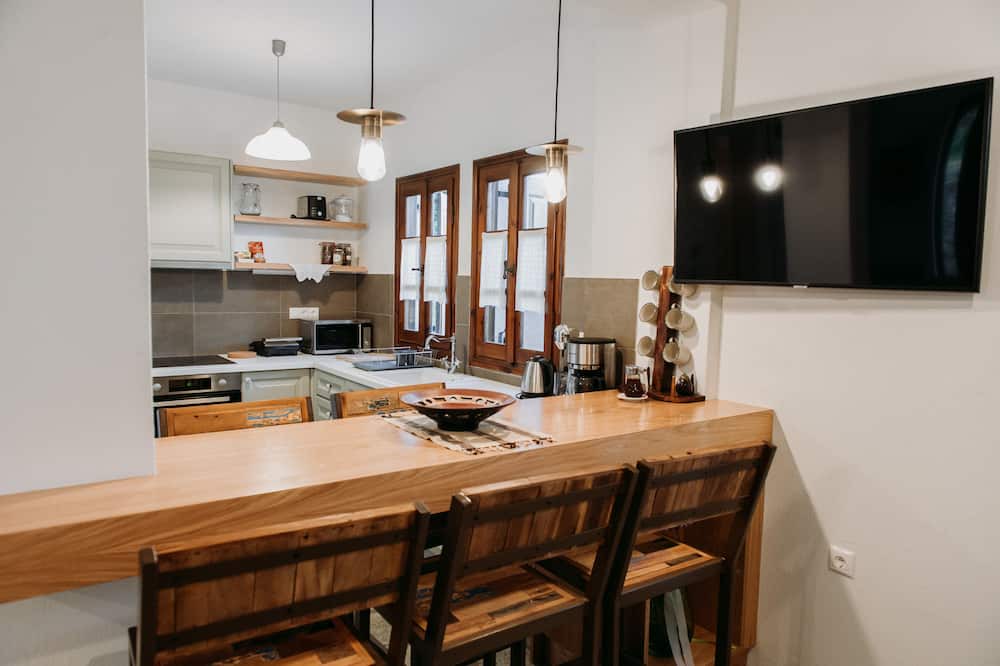 Photo of Kitchen in Mouresi