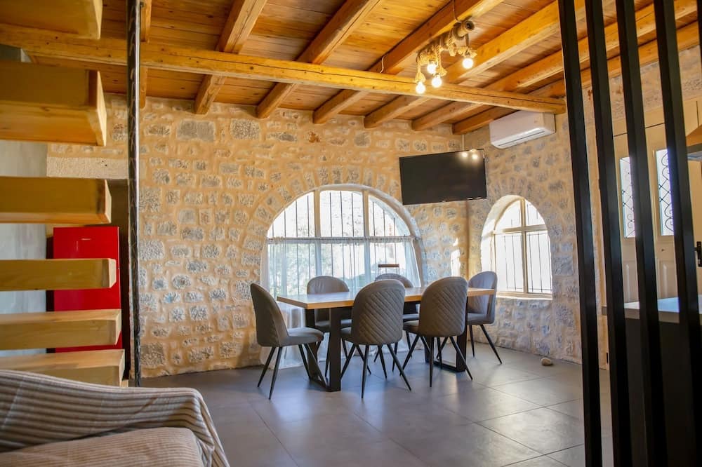Photo of Livingroom in Omales