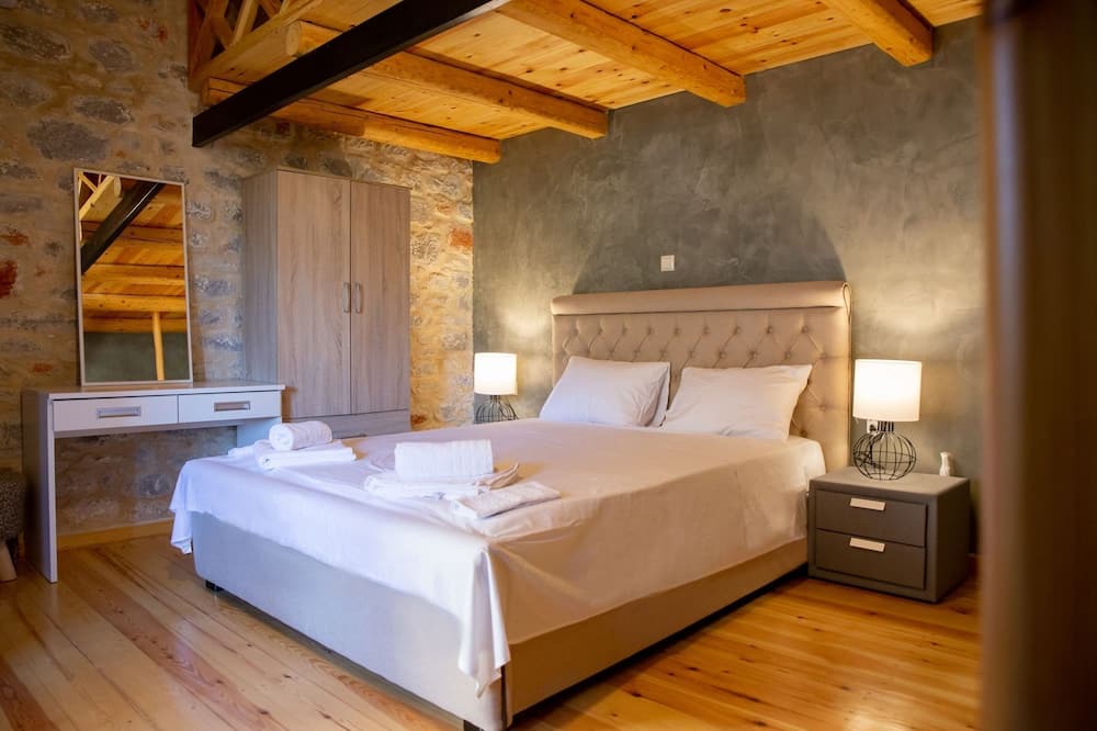 Photo of Bedroom in Omales