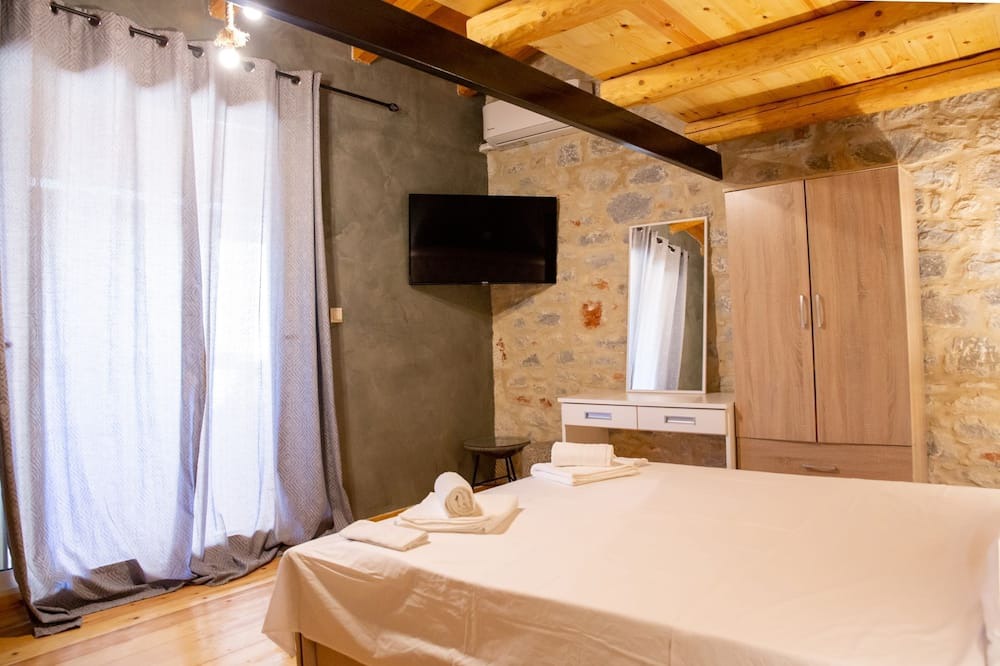 Photo of Bedroom in Omales