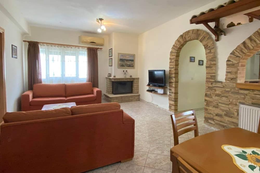 Photo of Livingroom in Marathias