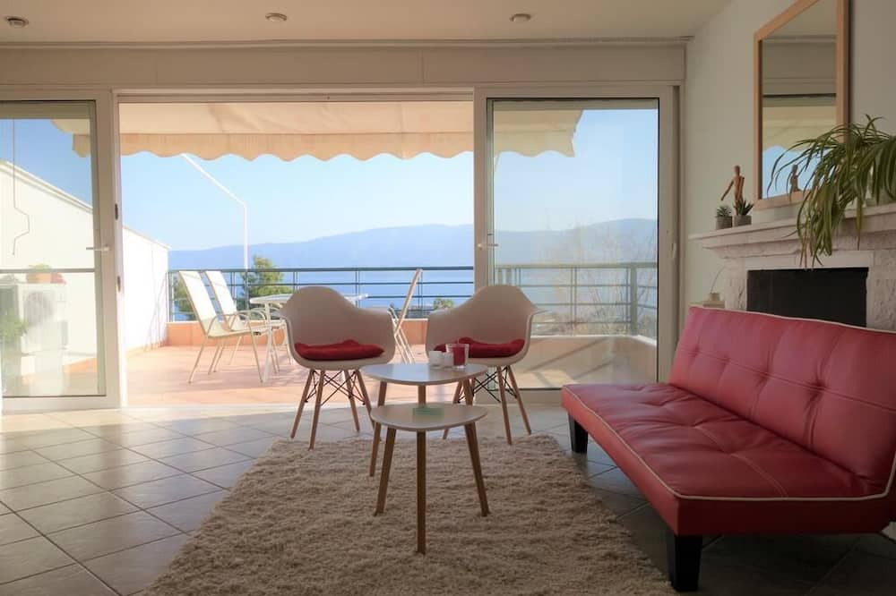 Photo of Livingroom in Isthmia