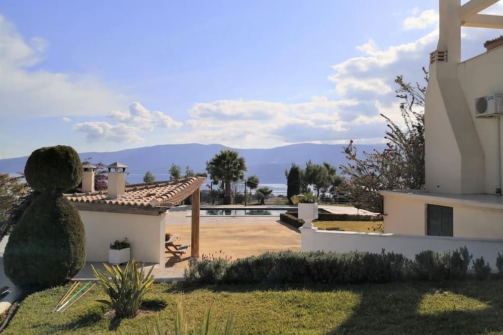 Photo of Outdoor in Isthmia