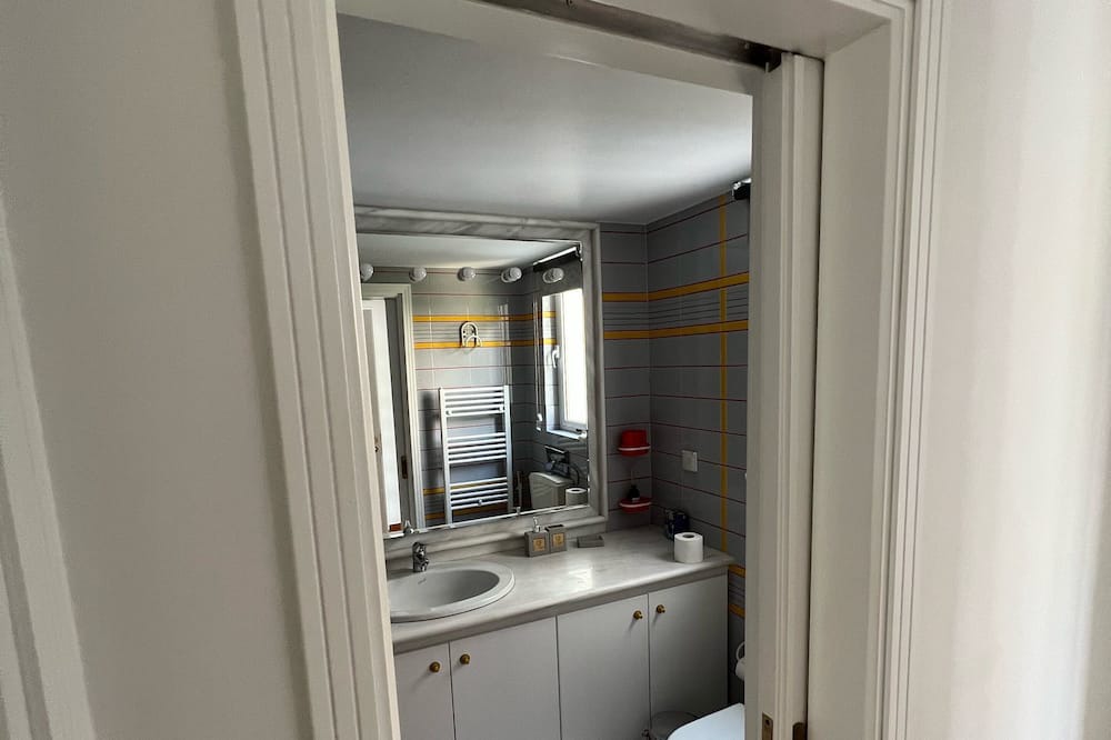 Photo of Bathroom in Kavouri